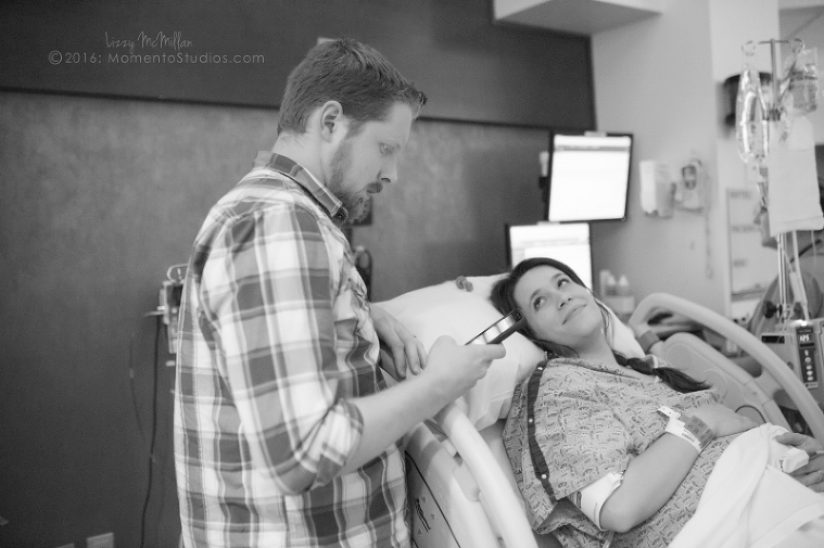 Momento Studios Lizzy McMillan Arizona Birth Photographer Delivery photography birth photography mesa phoenix scottsdale gilbert chandler-005