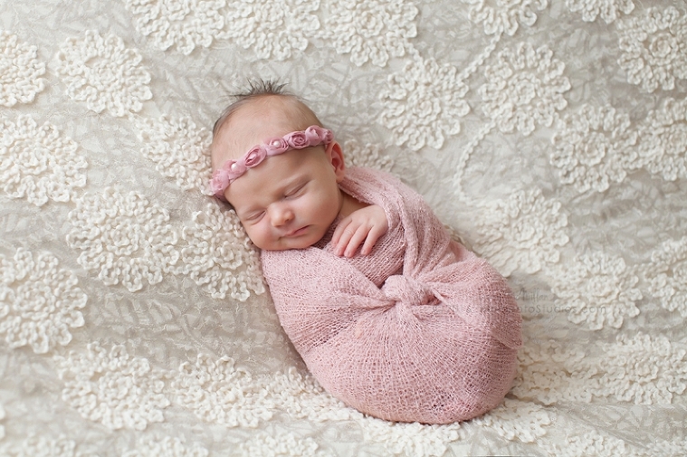 Lizzy McMillan Arizona Newborn Photographer Momento Studios Newborn Girl Phoenix Arizona Mesa Arizona-30