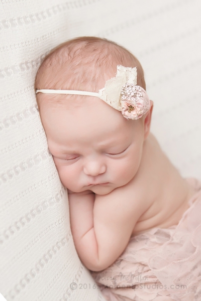 Lizzy McMillan Arizona Newborn Photographer Momento Studios Newborn Girl Phoenix Arizona Mesa Arizona-36